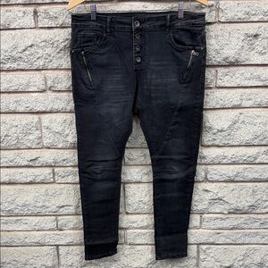 Women’s Skinny Jeans - Black Button-Fly Skinny Jeans